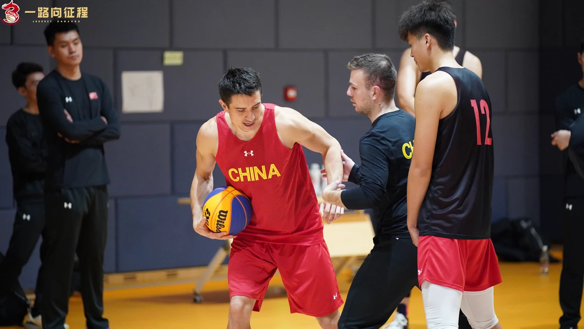 适合不同年龄段篮球爱好者的体能训练方案_2